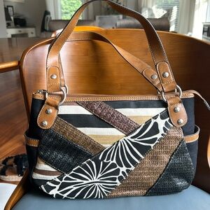 Relic canvas and faux leather textured floral purse NWT